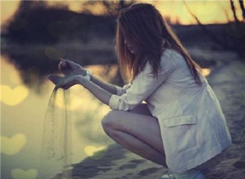 Ni Shi Wo Xiang Wang Wang Bu Diao De Ren 你是我想忘忘不掉的人 You're The One I Can't Forget Lyrics 歌詞 With Pinyin By Ji Huo Huo 姬火火