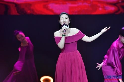 Rang Hong Qi Piao 让红旗飘 Let The Red Flag Fly Lyrics 歌詞 With Pinyin By Sun Lu 孙露 Sun Lu
