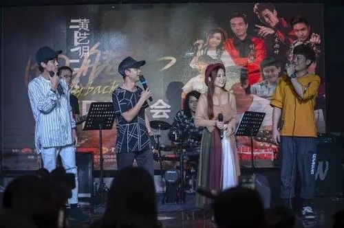 Jiao Yang Sui Yue 骄阳岁月 A League of Their Own Lyrics 歌詞 With Pinyin By Guang Dong Yu Shen 广东雨神 Huang Yi Ming 黄艺明 Fu Jiu 富九