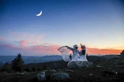 Yi Qi Kan Guo De Yue Guang 一起看过的月光 Saw The Moonlight Together Lyrics 歌詞 With Pinyin By Xiao Tian Yin Yue She 小田音乐社 Nan Qi 南栖