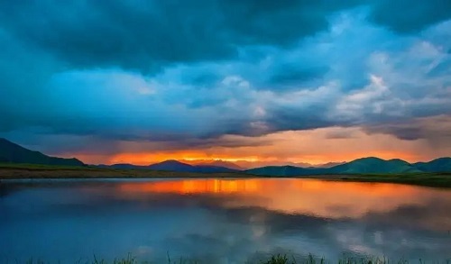 Cang Jin Shan Hai 藏进山海 Hide In The Mountains And Seas Lyrics 歌詞 With Pinyin By Li Mei Ling Zhi 李美灵芝