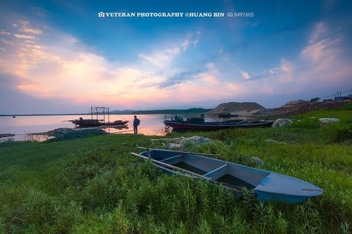 Po Hu Nan Pan Lian Ge 鄱湖南畔恋歌 Love Song On The South Bank of Pohu Lake Lyrics 歌詞 With Pinyin By Tian Lai Tian 天籁天